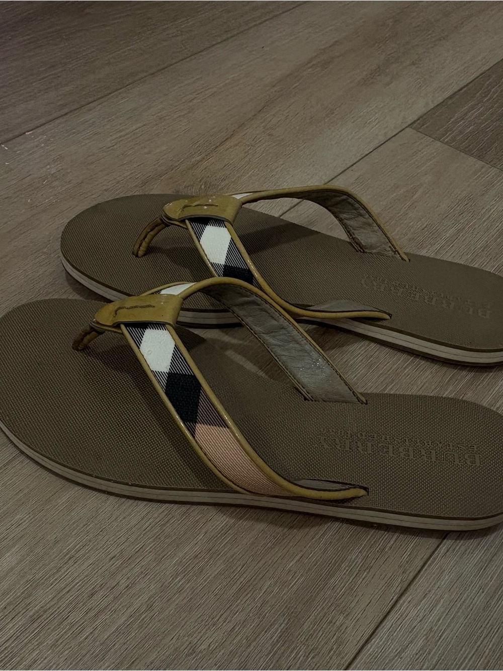 Burberry Tan and Black Check Thong Sandals - Women's
